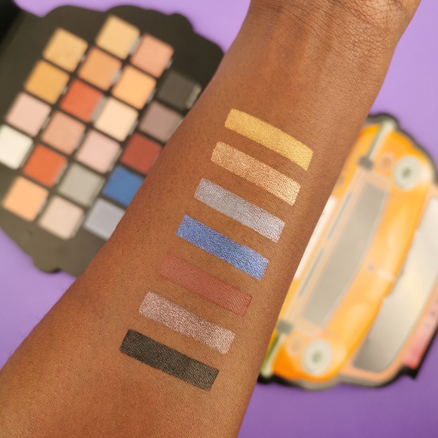 Friends x Revolution Taxi Palette