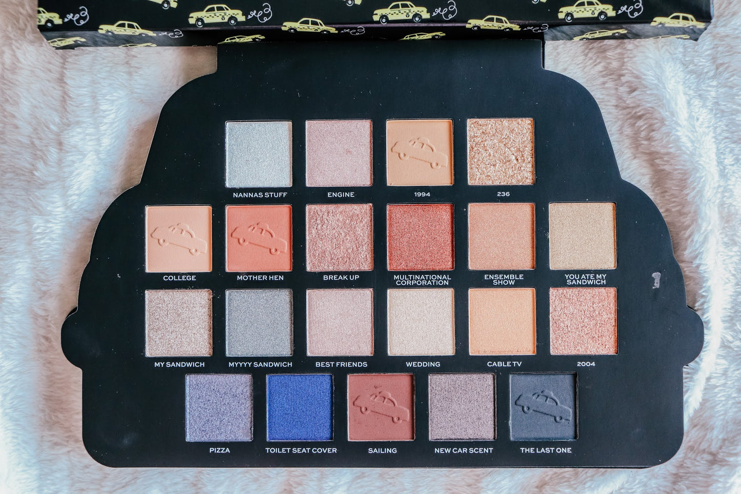 Friends x Revolution Taxi Palette