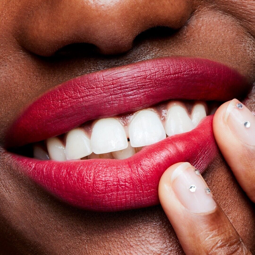 MAC Retro Matte Lipstick - Relentlessly Red #706